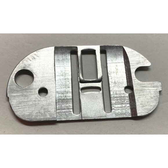 Singer Needle Throat Place Sewing Machine Replacement Part Model 7033 - Picture 2 of 6